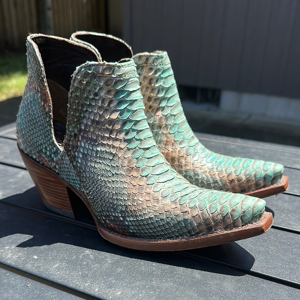 Ariat Dixon python boots 7b